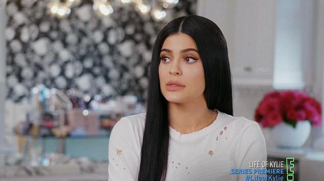 Kylie Jenner thừa nhận ghen tị với chị gái Kendall, muốn bỏ trốn vì áp lực của sự nổi tiếng - Ảnh 2.