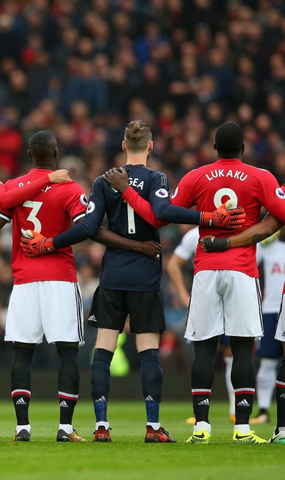 De Gea đổi kiểu t&oacute;c đu&ocirc;i ngựa, bị fan ch&ecirc; tơi tả - Ảnh 2.