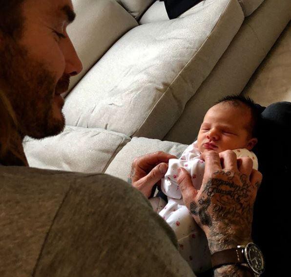 David Beckham lên chức ông bác hot nhất - Ảnh 2.