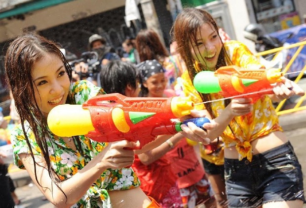 Những thay đổi trong lễ hội té nước Songkran năm nay sẽ khiến nhiều du khách không khỏi thất vọng - Ảnh 2.