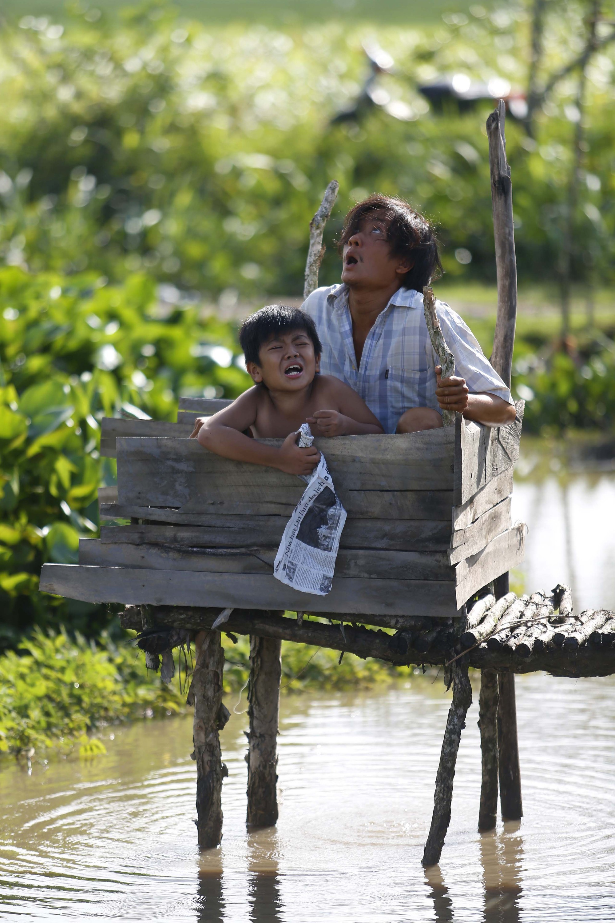 Chán làm trai đứng đường, Lương Mạnh Hải về quê làm ông bố bần hàn đen thui - Ảnh 2.