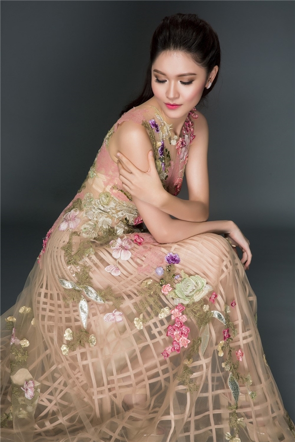 Trước khi thiết kế váy cho tân HHHV, Hoàng Hải vốn đã là NTK của mọi Hoa hậu Việt - Ảnh 22.
