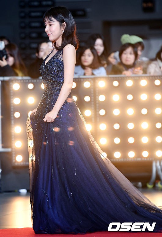 Thảm đỏ SBS Drama Awards: Nữ thần Suzy cân cả Yuri và dàn mỹ nhân hàng đầu Kpop, cặp vợ chồng Jisung quyền lực xuất hiện - Ảnh 35.