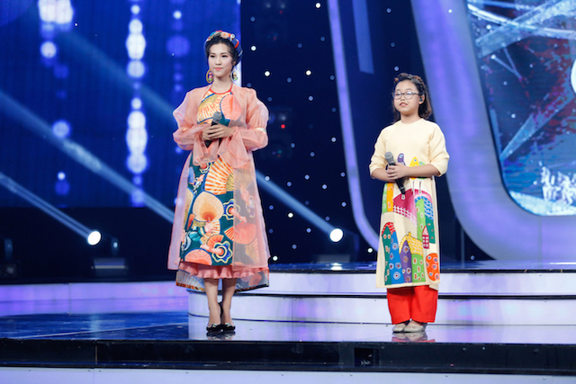 Văn Mai Hương phong tặng thần đồng cho cô bé 11 tuổi hát về Nghệ An - Ảnh 11.