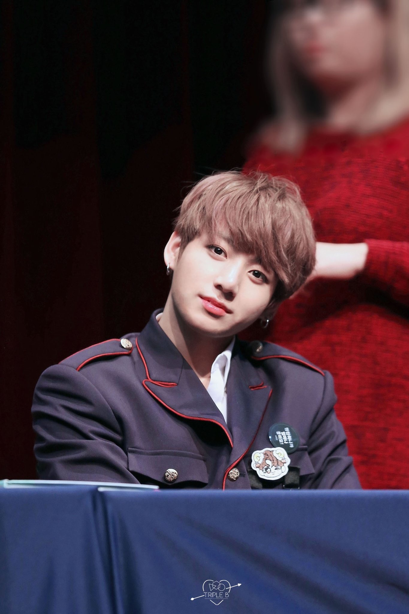 Khi idol là em út: Người thăng hoa, kẻ lạc lõng giữa đội hình - Ảnh 1.