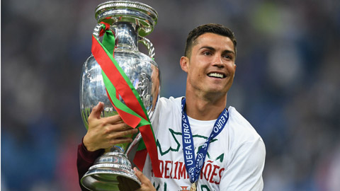 Cristiano Ronaldo: &ldquo;T&ocirc;i kh&ocirc;ng t&ocirc;n thờ ai, cũng kh&ocirc;ng bắt chước ai&rdquo; - Ảnh 2.