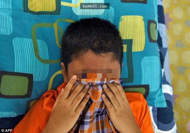 Cậu b&eacute; 10 tuổi đi cắt bao quy đầu, cuối c&ugrave;ng bị b&aacute;c sĩ cắt lu&ocirc;n của qu&yacute; - Ảnh 1.