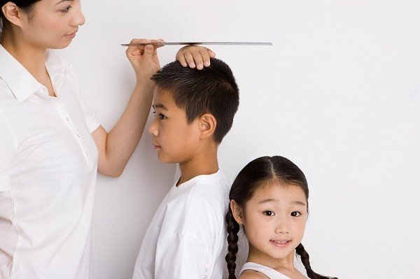 Đứng im 100 năm, chiều cao người Việt đang nh&uacute;c nh&iacute;ch - Ảnh 1.