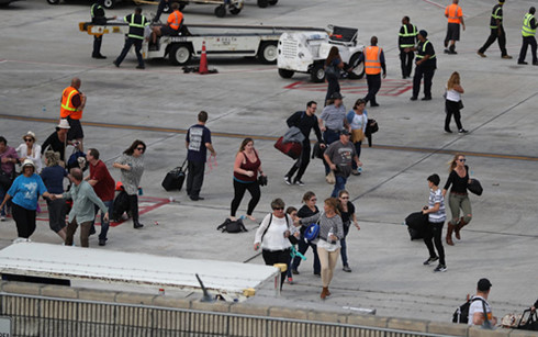 Nổ súng tại sân bay ở Florida (Mỹ) làm 5 người thiệt mạng - Ảnh 1.
