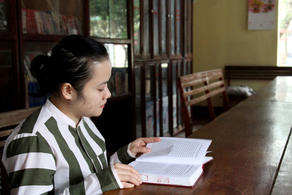 Hoa kh&ocirc;i lạc lối v&agrave; lời xin lỗi gửi từ trại giam - Ảnh 2.