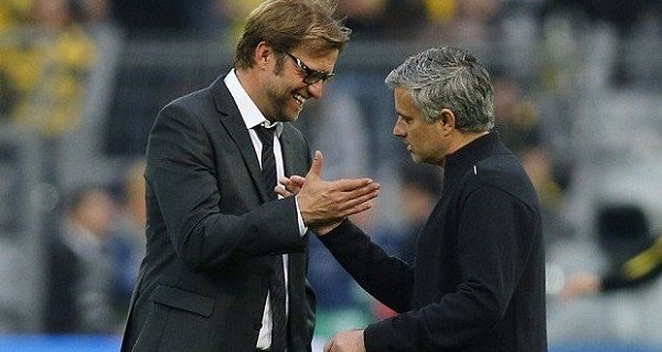 Klopp sẵn s&agrave;ng dựng xe bus để đấu Mourinho - Ảnh 1.