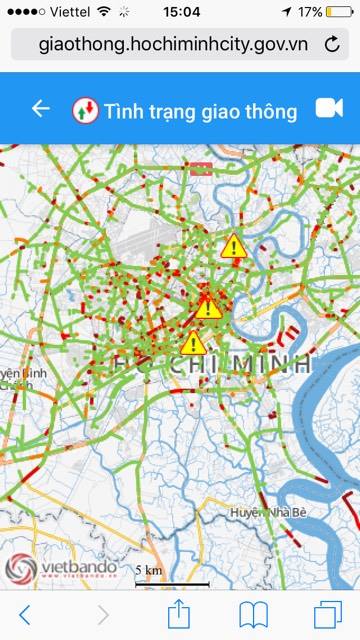 Người Sài Gòn tránh kẹt xe bằng smartphone - Ảnh 3.