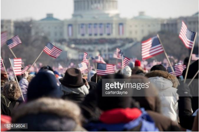 Ông Trump tải nhầm ảnh nhậm chức của Obama lên Twitter - Ảnh 1.