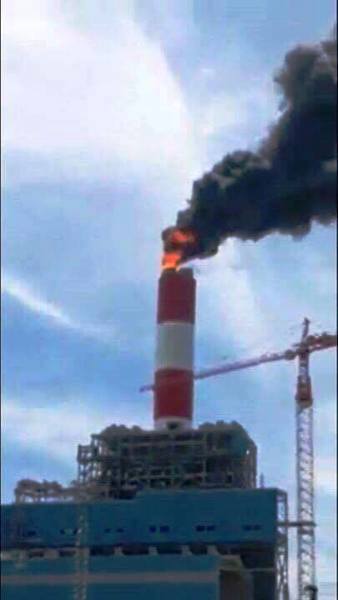 B&igrave;nh Thuận: Nổ tại nh&agrave; m&aacute;y Nhiệt điện Vĩnh T&acirc;n 4, cột kh&oacute;i bốc cao nghi ng&uacute;t - Ảnh 2.