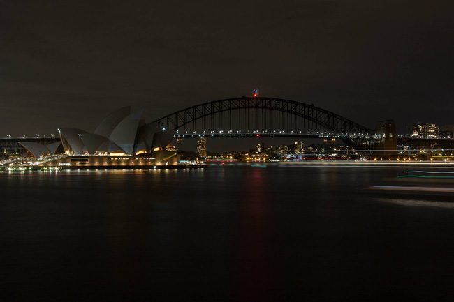 Cầu cảng Sydney tắt đ&egrave;n nh&acirc;n 10 năm Giờ Tr&aacute;i Đất - Ảnh 1.