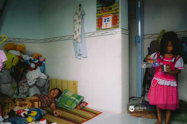 Gia đình vé số Sài Gòn: 7 năm chung sống cùng nhau, cô Sang và chồng không có gì ràng buộc ngoài nghĩa tình - Ảnh 1.