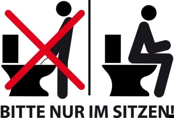 Hãy học người Đức: Muốn làm một quí ông lịch sự, hãy ngồi xuống khi đi tiểu - Ảnh 1.