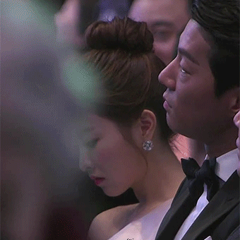 Fan sốc với thái độ lạnh lùng, thờ ơ của Park Bo Young khi Kwang Soo cố gắng bắt chuyện - Ảnh 1. Fan sốc với thái độ lạnh lùng, thờ ơ của Park Bo Young khi Kwang Soo cố gắng bắt chuyện - Ảnh 1.