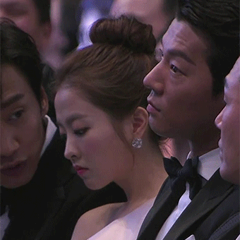 Fan sốc với thái độ lạnh lùng, thờ ơ của Park Bo Young khi Kwang Soo cố gắng bắt chuyện - Ảnh 2. Fan sốc với thái độ lạnh lùng, thờ ơ của Park Bo Young khi Kwang Soo cố gắng bắt chuyện - Ảnh 2.