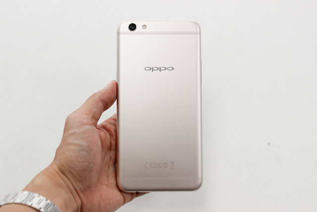 Tr&ecirc;n tay OPPO F3 Plus: camera groupfie ấn tượng, cấu h&igrave;nh ổn, n&uacute;t Home giống iPhone 7 nhưng chưa tốt bằng - Ảnh 2.