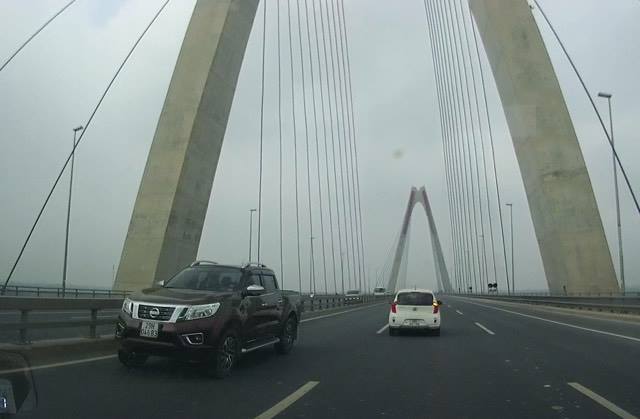 Xử phạt 1 trong 5 t&agrave;i xế l&aacute;i xe &ocirc; t&ocirc; đi ngược chiều tr&ecirc;n cầu Nhật T&acirc;n - Ảnh 3.