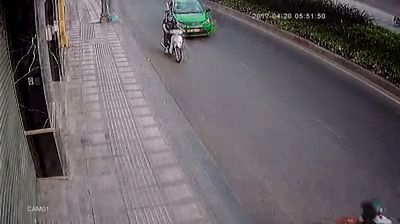 Cư d&acirc;n mạng khen ngợi h&agrave;nh động dũng cảm của t&agrave;i xế taxi Mai Linh lao xe v&agrave;o t&ecirc;n cướp - Ảnh 1.