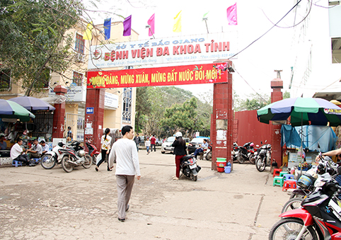 Sau khi ti&ecirc;m, bệnh nh&acirc;n trợn mắt co giật rồi tử vong - Ảnh 1.