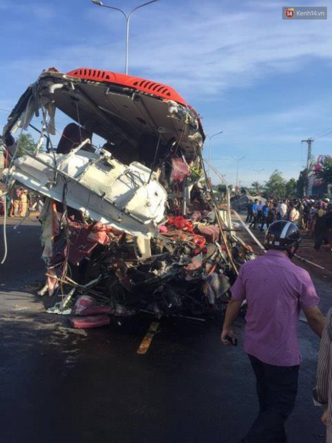 Họp báo vụ tai nạn thảm khốc ở Gia Lai: 13 người chết, lỗi hoàn toàn do tài xế xe tải - Ảnh 1.