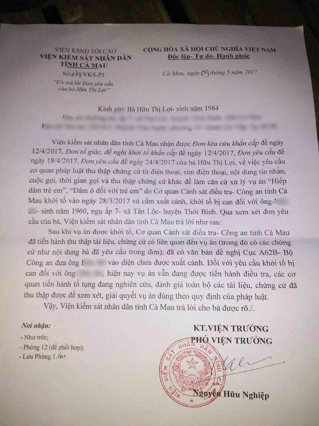 Vụ bé gái 13 tuổi tự tử nghi do bị hàng xóm xâm hại: Đề nghị cấm nghi can xuất cảnh - Ảnh 2.