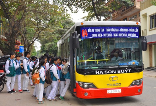 Hà Nội: Xe buýt dành riêng cho học sinh để giảm tắc đường? - Ảnh 1.