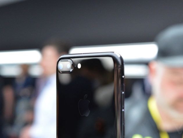 Ưu, nhược điểm của c&aacute;c loại iPhone đang b&aacute;n ở Việt Nam, ai định mua iPhone nhất định cần biết - Ảnh 1.