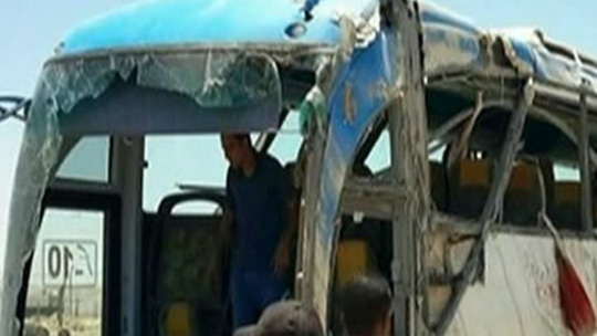 Thảm sát trên xe buýt Ai Cập, 24 người thiệt mạng - Ảnh 2.