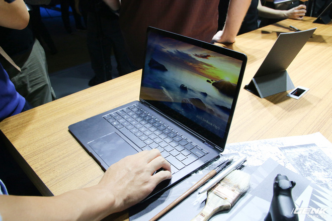 Trên tay loạt laptop mới ra mắt của Asus tại Computex 2017: ZenBook Flip S, ZenBook Pro, ZenBook 3 Deluxe, VivoBook Pro, VivoBook S - Ảnh 1.