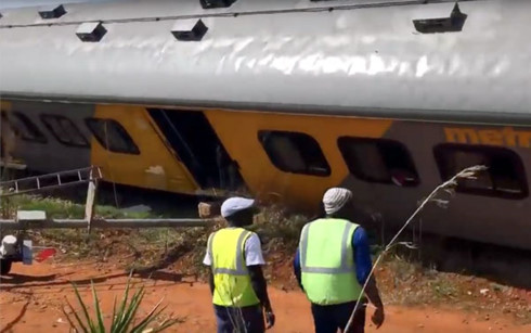 Tai nạn tàu hỏa tại Nam Phi: Hơn 100 người thương vong - Ảnh 1.