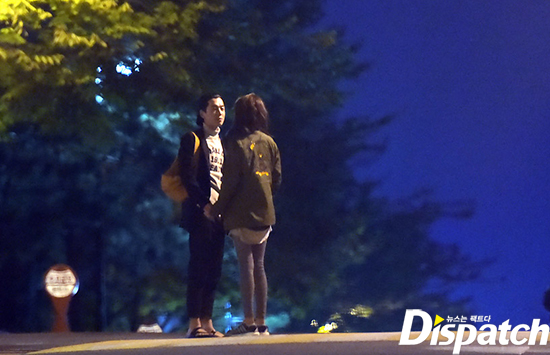 Sooyoung và Jung Kyung Ho không nỡ xa nhau sau buổi hẹn hò: Trông chẳng khác gì quay phim tình cảm! - Ảnh 1.