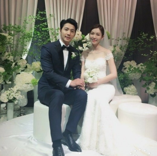 Hôn lễ của mỹ nhân I Need Romance Kim So Yeon: Cô dâu chú rể đẹp đôi hết phần người khác! - Ảnh 1.