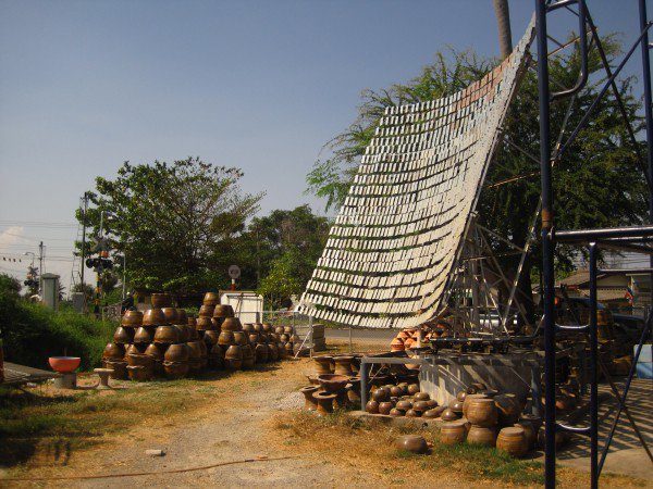 Giờ đây người ta đã có thể nướng chín gà bằng năng lượng mặt trời chỉ trong 15 phút - Ảnh 2.