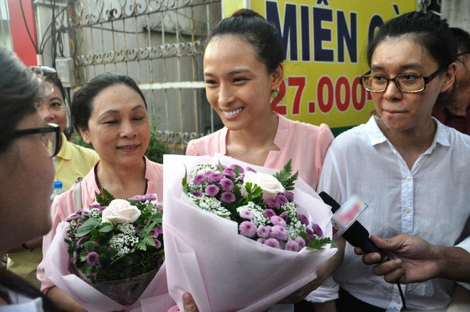 Thùy Dung xúc động sau khi được tại ngoại: Phương Nga là một người mạnh mẽ. Em với Nga sống chết vì nhau - Ảnh 2.