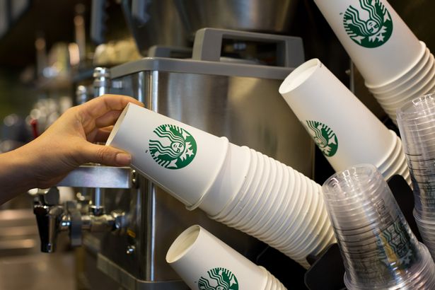 Starbucks bị tố ngó lơ yêu cầu gọi đồ khiến khách hàng bị tào tháo đuổi tới 11 lần - Ảnh 2.