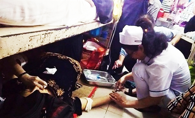 Sự thật vụ nữ điều dưỡng bệnh viện Ung Bướu ti&ecirc;m thuốc cho bệnh nh&acirc;n dưới s&agrave;n nh&agrave; - Ảnh 2.