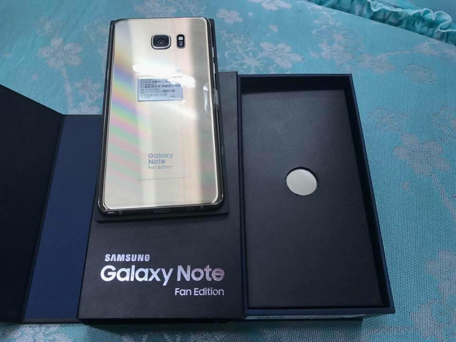 Vỡ mộng với Galaxy Note Fan Edition (Note 7 FE) đầu ti&ecirc;n vừa về đến Việt Nam, gi&aacute; tận 16 triệu đồng - Ảnh 1.