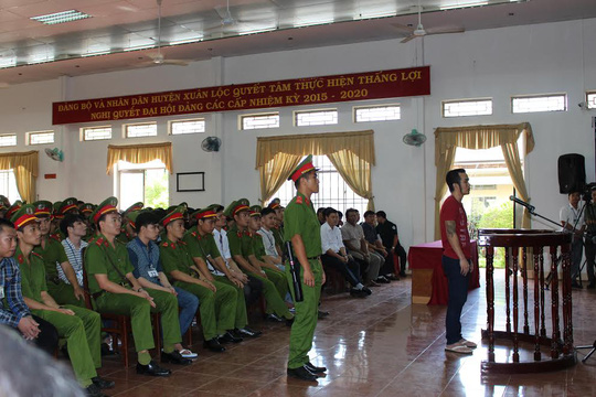 Phạt tù 49 học viên làm loạn trung tâm cai nghiện - Ảnh 1.