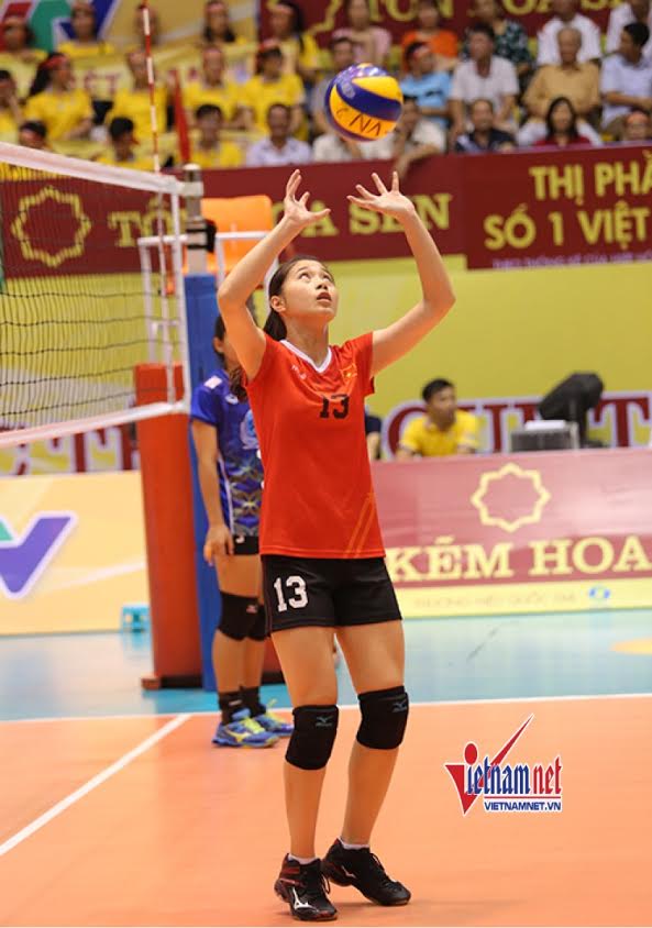 Chân dài 15 tuổi gây sốt ở bóng chuyền nữ VTV Cup 2017 - Ảnh 1.