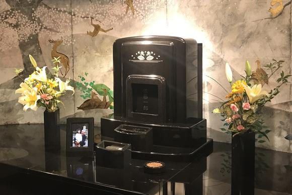 Nghĩa trang c&ocirc;ng nghệ cao - h&igrave;nh thức mai t&aacute;ng mới trong cuộc sống hối hả của người Nhật - Ảnh 1.