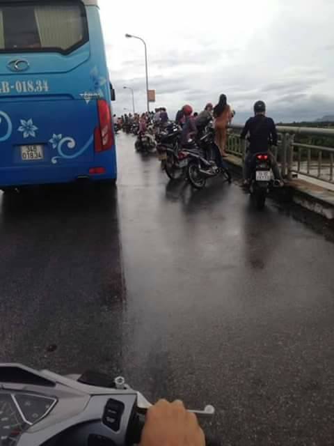 Hải Ph&ograve;ng: Ph&aacute;t hiện người đ&agrave;n &ocirc;ng thắt cổ tự tử dưới th&agrave;nh cầu - Ảnh 1.