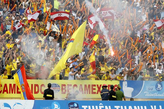 Nam Định trở lại V-League sau 7 năm chờ đợi - Ảnh 1.