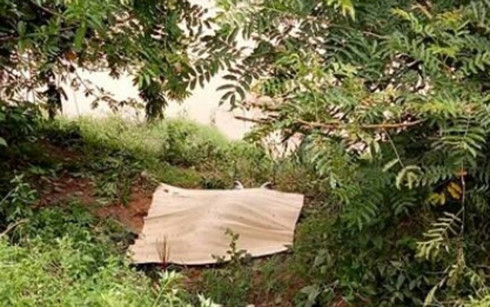 Phát hiện xác chết trôi sông với vết bầm tím ở Bắc Giang - Ảnh 1.