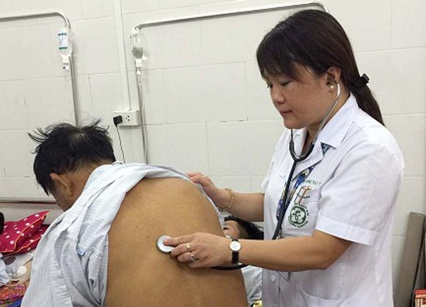 Ổ mủ trong gan v&igrave; th&iacute;ch ăn gỏi, nem chua - Ảnh 1.