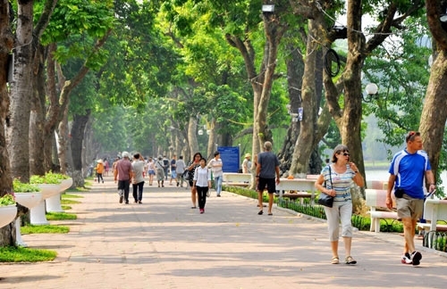 Hà Nội sẽ tổ chức không gian đi bộ quanh Hồ Gươm theo mùa - Ảnh 1.