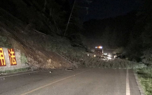 Động đất tại Tứ Xuy&ecirc;n (Trung Quốc) l&agrave;m 144 người thương vong - Ảnh 1.